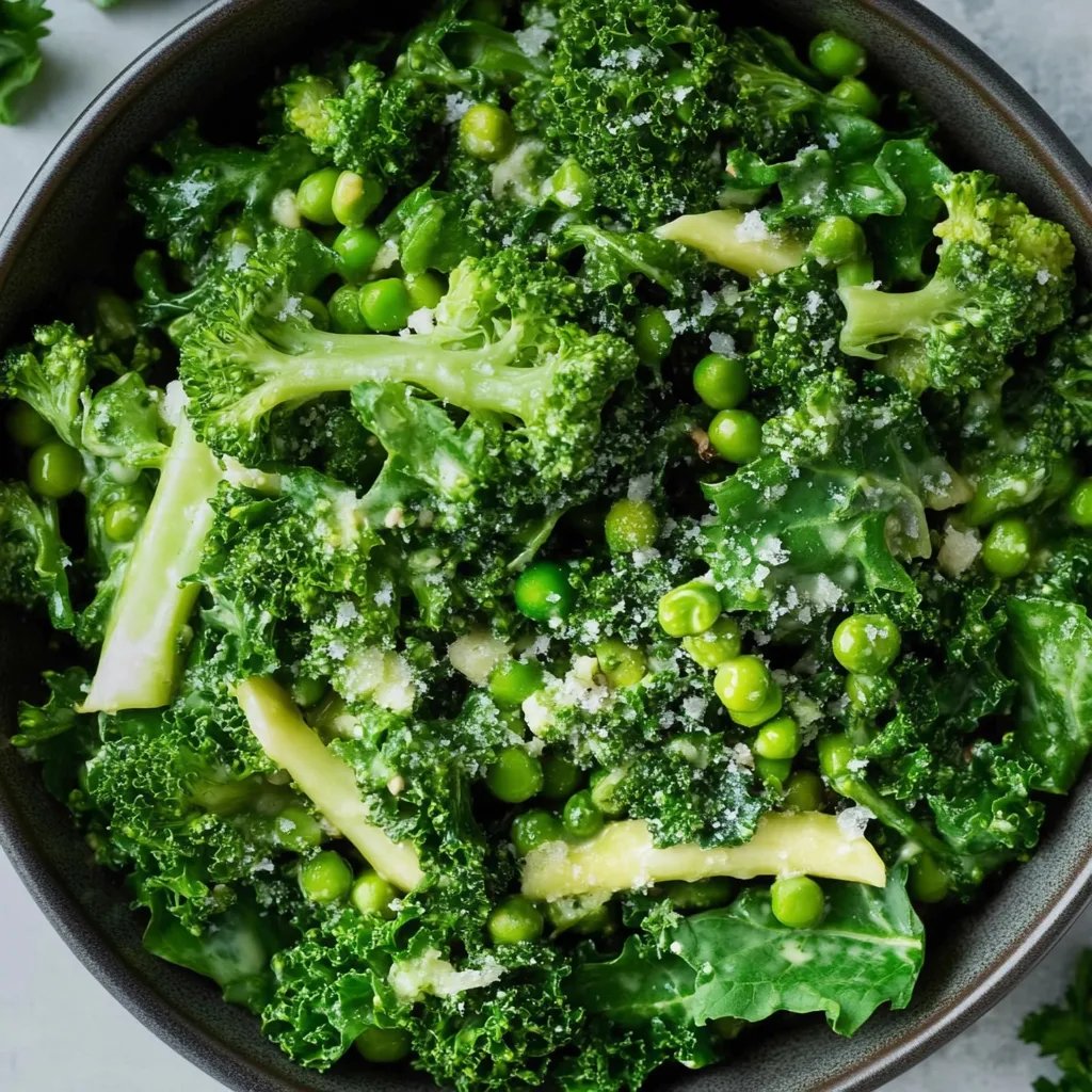 Brokkoli-, Grünkohl- und Erbsensalat